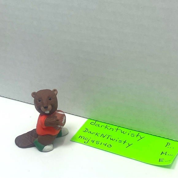 NWT Vintage Hallmark Merry Miniature Beaver with football - Picture 5 of 12